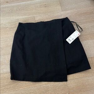 Uniqlo Black Mini Skirt